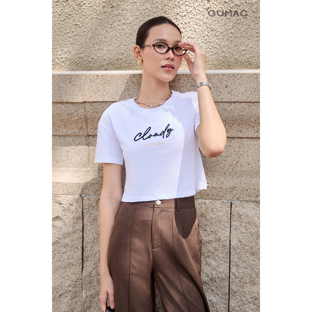 Áo thun nữ GUMAC màu vàng - trắng form lửng ôm nhẹ thêu đắp viền cloudy cotton  ATF04022