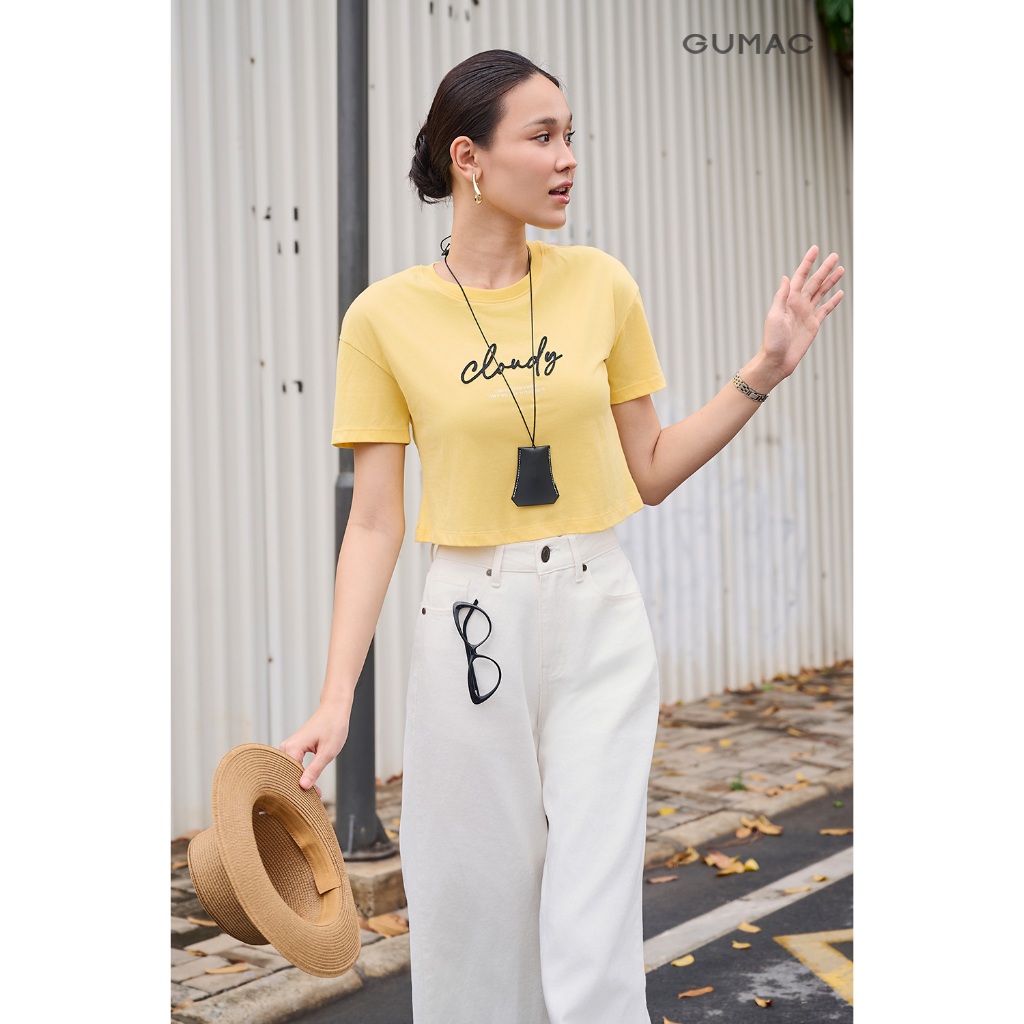 Áo thun nữ GUMAC màu vàng - trắng form lửng ôm nhẹ thêu đắp viền cloudy cotton  ATF04022