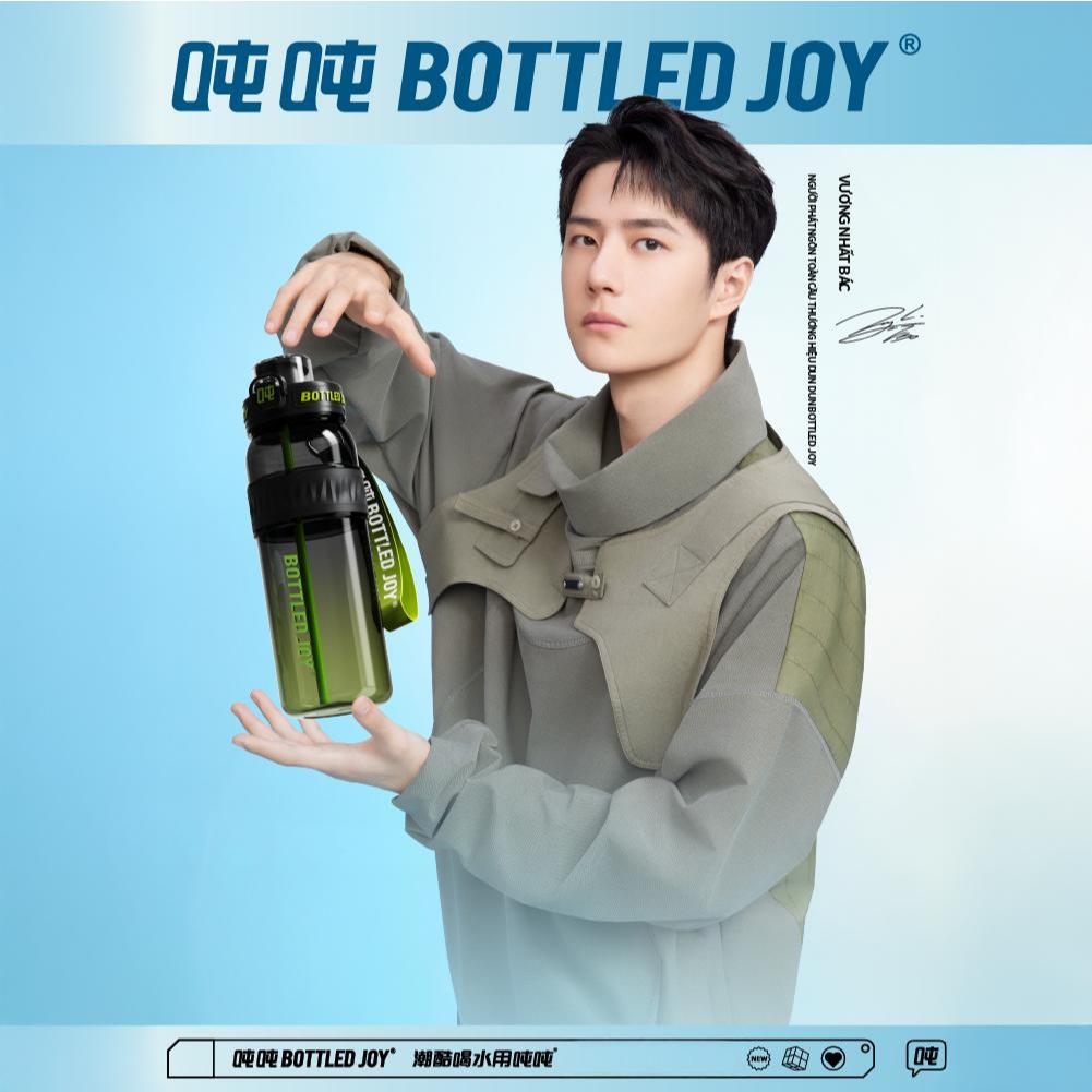 BOTTLED JOY Bình nước Dun Dun phiên bản chuyển màu, chất liệu Tritan, ống hút, dung tích lớn, do Vương Nhất Bác đại diện