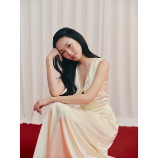 Đầm maxi OLV lụa mềm mịn sang trọng Cream Silky Twisted Dress phù hợp đi chơi đi tiệc