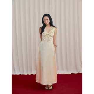 Đầm maxi OLV lụa mềm mịn sang trọng Cream Silky Twisted Dress phù hợp đi chơi đi tiệc