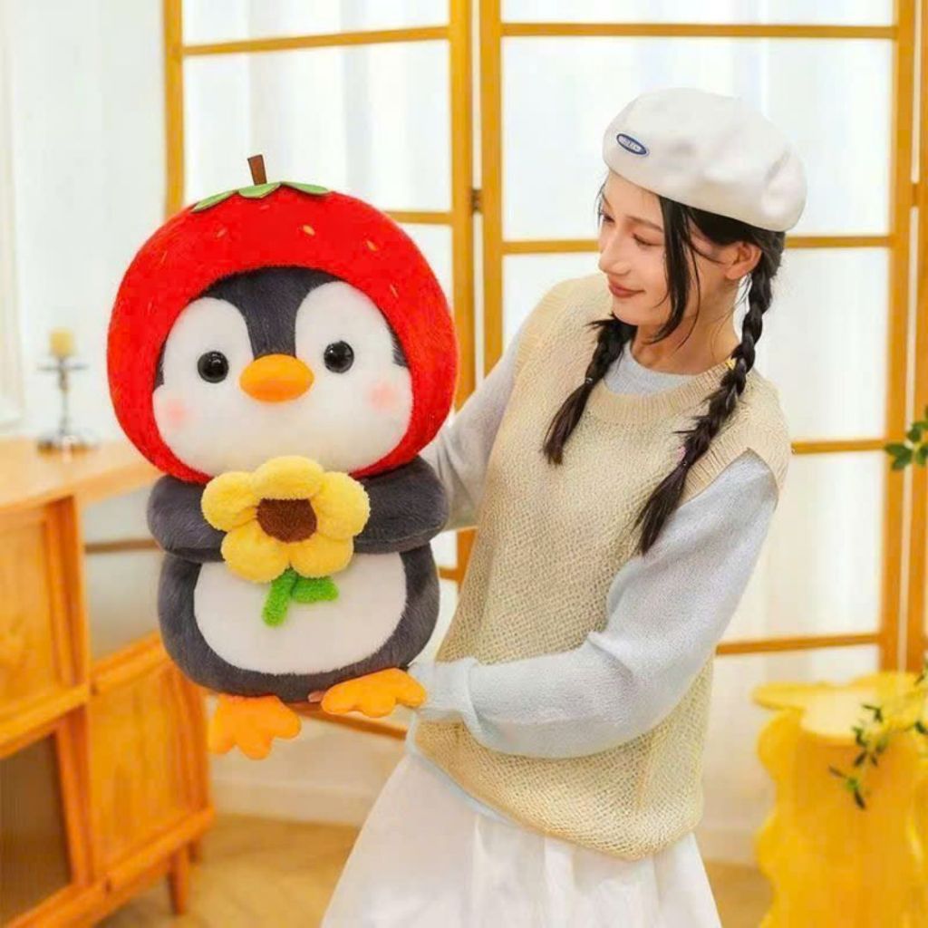 Gấu Bông Chim Cánh Cụt Đội Mũ Dâu Tây Ôm Hoa, Chim Cánh Cục Nhổi Bông Dễ Thương Làm Quà Tặng Cho Bé,Bạn Nữ