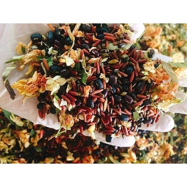 Trà gạo lứt, đậu đen xanh lòng (1kg), có đậu đỏ, hoa nhài, lá dứa, trà đậm vị thơm.