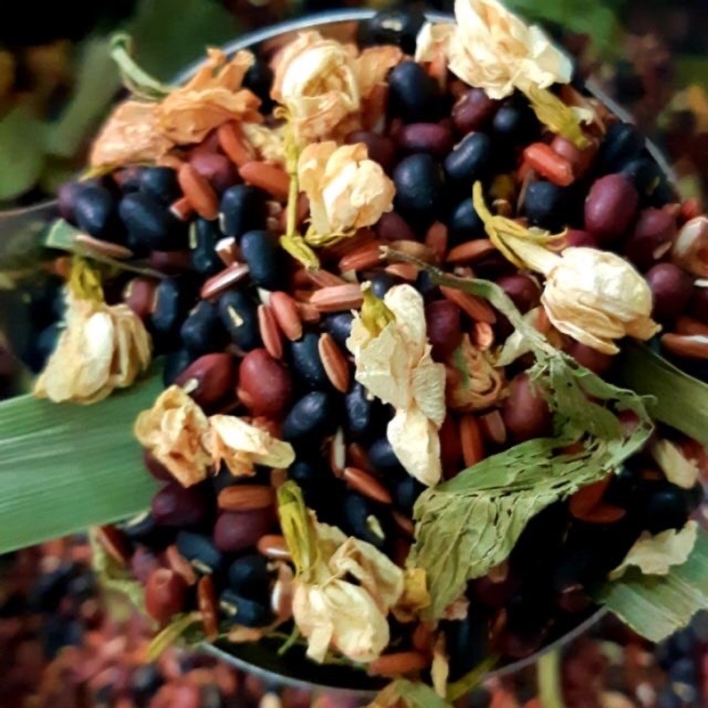 Trà gạo lứt xạ đen 1kg, trà thảo mộc gạo lứt, đậu đen xanh lòng, xạ đen thơm ngon.