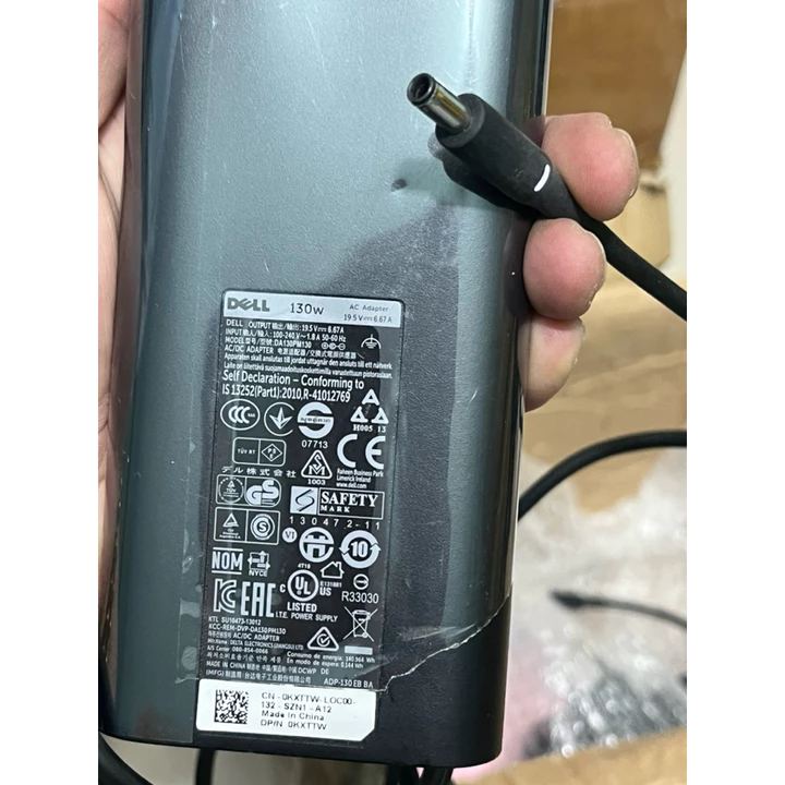 sạc laptop DELL 130W ( 19.5V - 6.67A ) Chân kim bé Mẫu ovan , còn seal nilon , hàng keng như mới Hàng cũ chính hãng