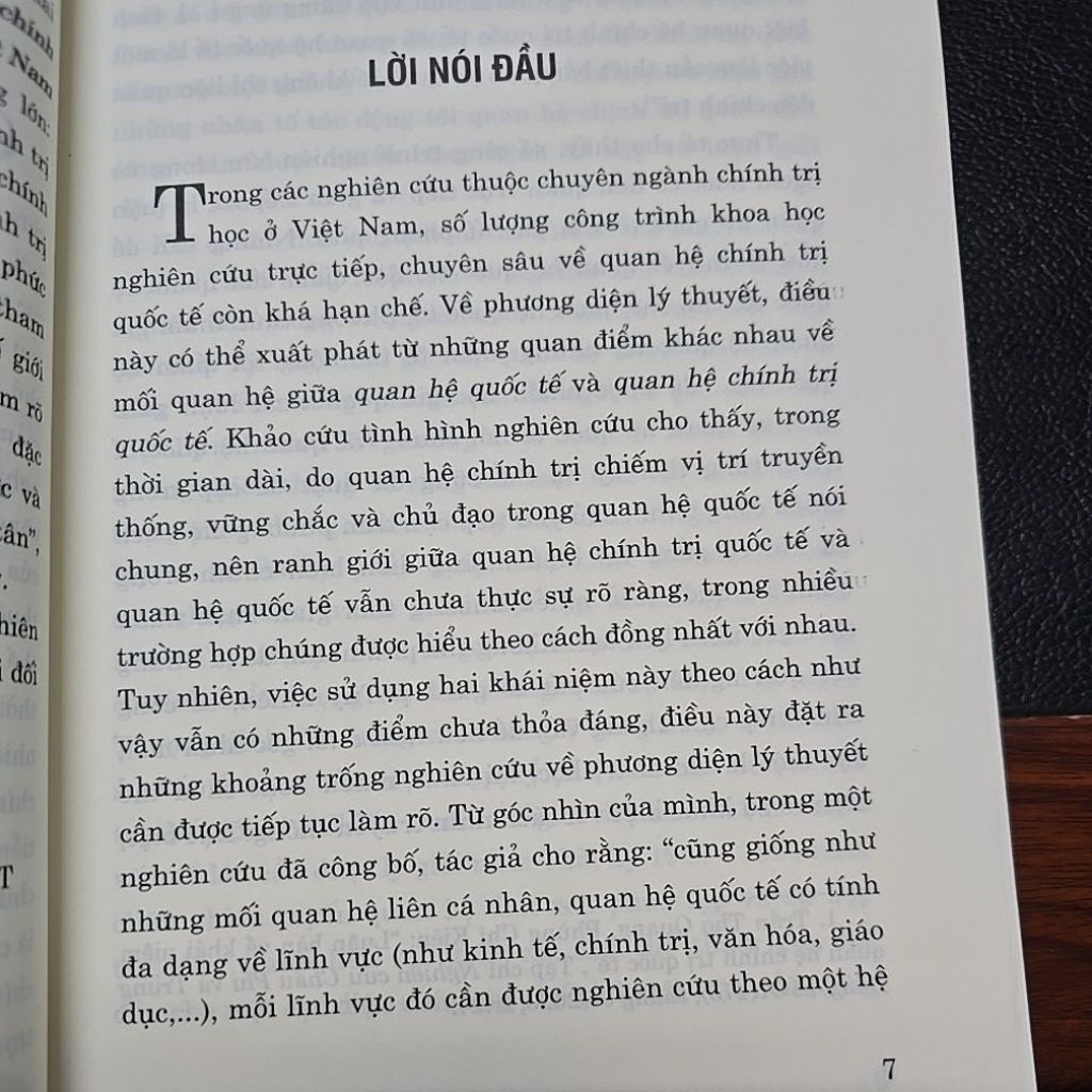 Sách - Hai cực hay đa cực quan hệ chính trị quốc tế 1945 - 1955 và tác động tới cách mạng Việt Nam