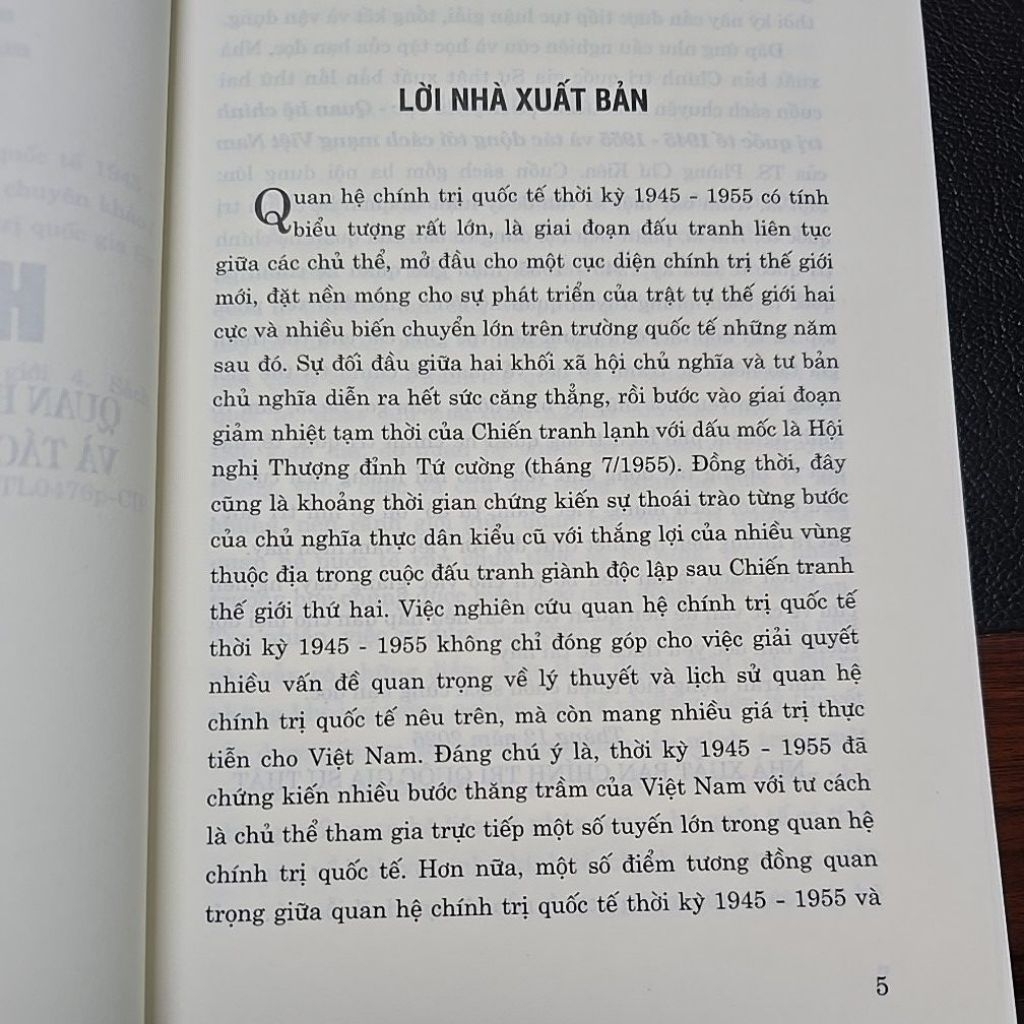 Sách - Hai cực hay đa cực quan hệ chính trị quốc tế 1945 - 1955 và tác động tới cách mạng Việt Nam