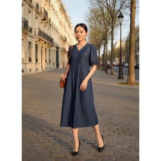 SWANLAKE | Váy Đầm Nữ Midi Suông Trơn Cài Nút Denim Jean Wash Tay Ngắn Cổ Chữ V Công Sở D13352