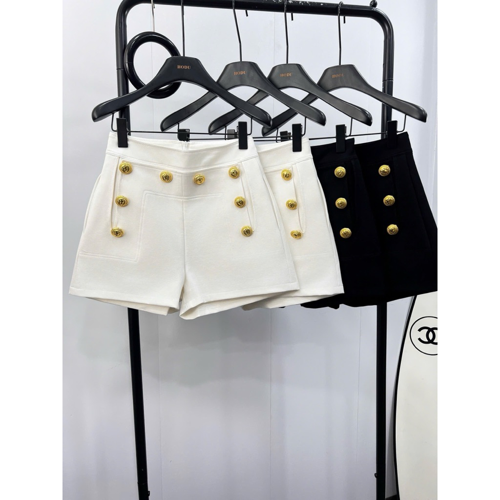 Quần short đùi nữ đính nút vang sieu cấp Đen Trắng Đỏ đô