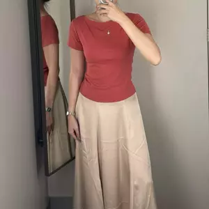 ÁO THUN NỮ CỔ THUYỀN TAY NGẮN FORM ÔM VỪA BI.POSILÁ VẢI COTTON BORIP CO GIÃN 4 CHIỀU MỀM MỊN