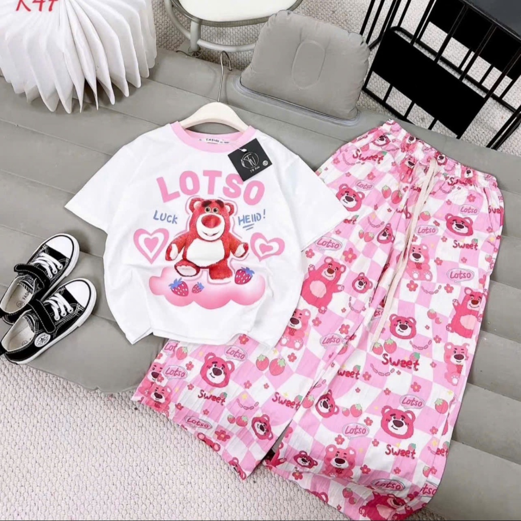 BỘ ĐỒ CHO BÉ GÁI QUẦN SUÔNG ỐNG RỘNG PHỐI VỚI ÁO THUN CỘC TAY IN HÌNH GẤU LOTSO CÓ 2 MẦU DÀNH CHO BÉ GÁI sz từ 14-45kg