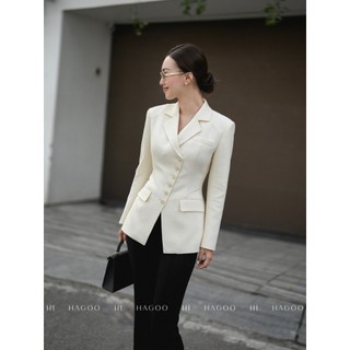 Áo blazer nữ màu kem thiết kế hàng khuy chéo mí diễu HAGOO phong cách thanh lịch sang trọng [B8093]