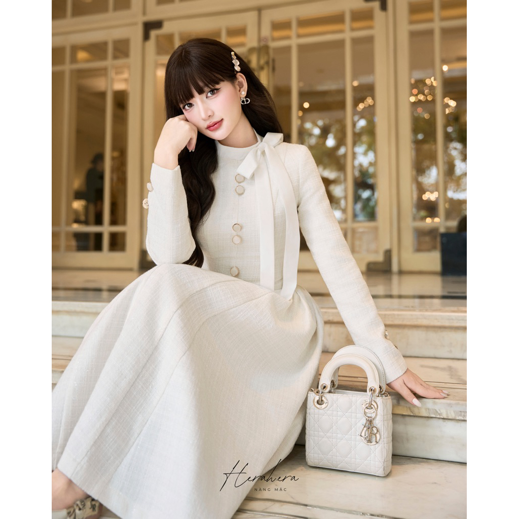 HERAH.ERA - Váy Dạ Tweed Ánh Kim Màu Kem Thu Đông Dáng Dài Phối Nơ Cổ Phong Cách Tiểu Thư Thanh Lịch / Élise Dress
