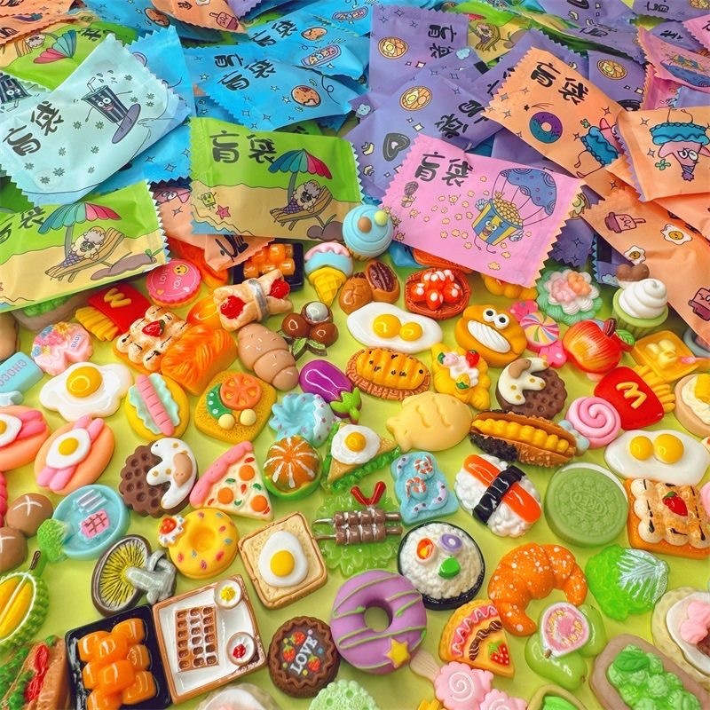 Set 100 Túi mù Không Trùng Nhau , Quà Tặng Học Sinh Giá Rẻ , túi mù bí mật kẹo túi mù charm đồ ăn chai nước đồ chơi mini