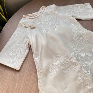 [8-26kg] Áo Dài Tết  Tơ Thêu Cao Cấp 4 Tà Sang Cho Bé Gái ( Áo + Quần) - Màu Vàng Kem