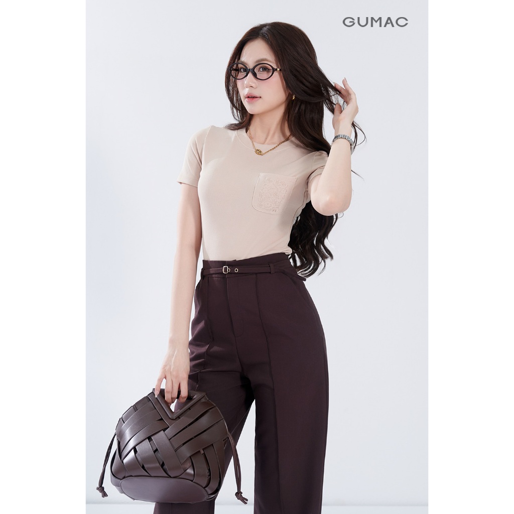 Áo thun nữ GUMAC kiểu ôm thêu hoa trên túi cổ tròn vải thun gân mềm mịn co giãn  ATF05009