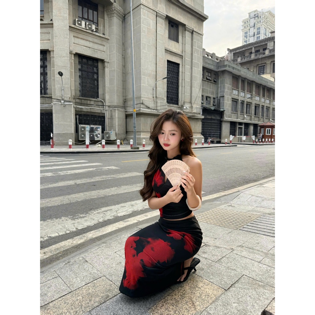 Set Nữ ICHEGO Áo Cổ Yếm, Chân Váy Midi Ôm Sang Chảnh SECODEE