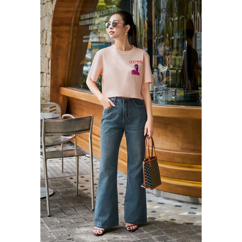 Áo Thun Nữ In Phối Thêu Thời Trang GUMAC ATE07015
