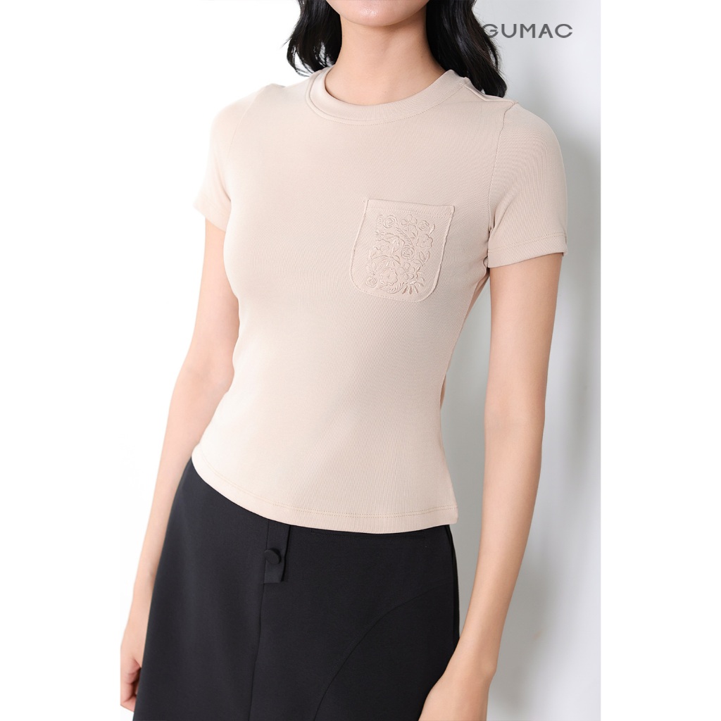 Áo Thun Nữ Cổ Tròn GUMAC Kiểu Ôm Thêu Hoa Trên Túi Chất Thun Gân Mềm Mịn Co Giãn ATF05009