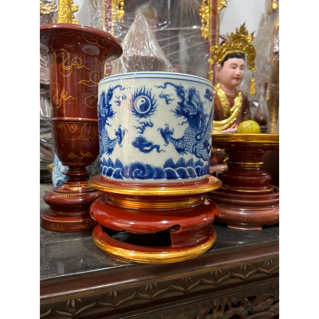 Bát hương gia tiên