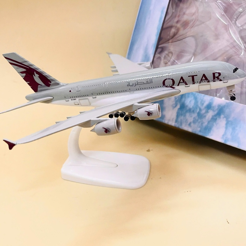 Mô Hình Máy Bay Airbus A380-800 Qatar Airlines sơn tĩnh điện cao cấp bóng đẹp loại 1 (fullbox) tỉ lệ 1:400 20CM
