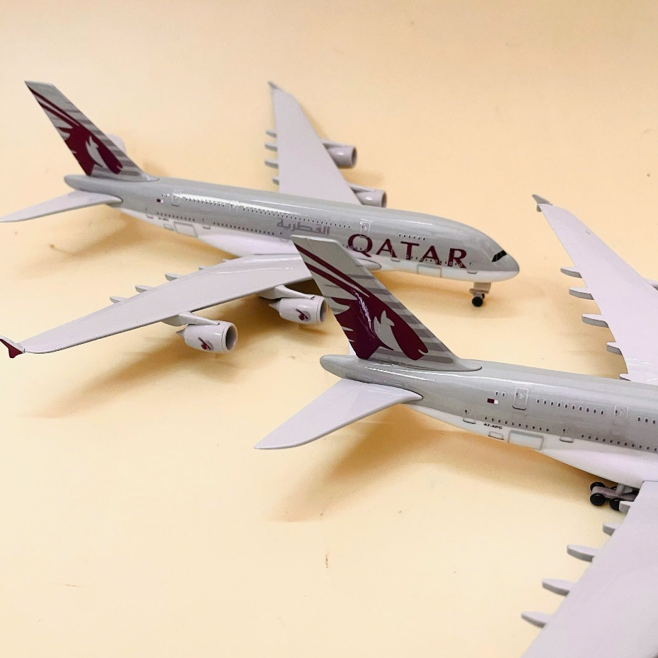 Mô Hình Máy Bay Airbus A380-800 Qatar Airlines sơn tĩnh điện cao cấp bóng đẹp loại 1 (fullbox) tỉ lệ 1:400 20CM