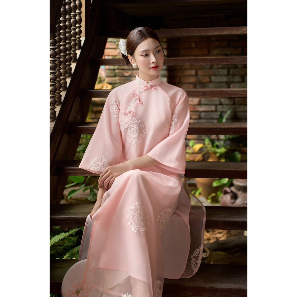 Thời Trang Nữ LASY| Áo Dài Tơ Thêu Hoa Tay Lửng Viền Ren Đính Nơ  - AD1578