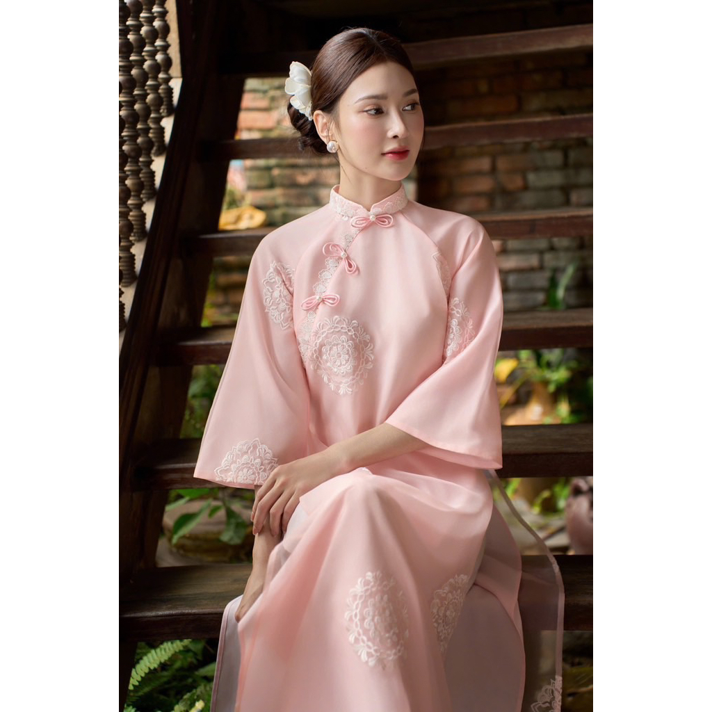 Thời Trang Nữ LASY| Áo Dài Tơ Thêu Hoa Tay Lửng Viền Ren Đính Nơ  - AD1578