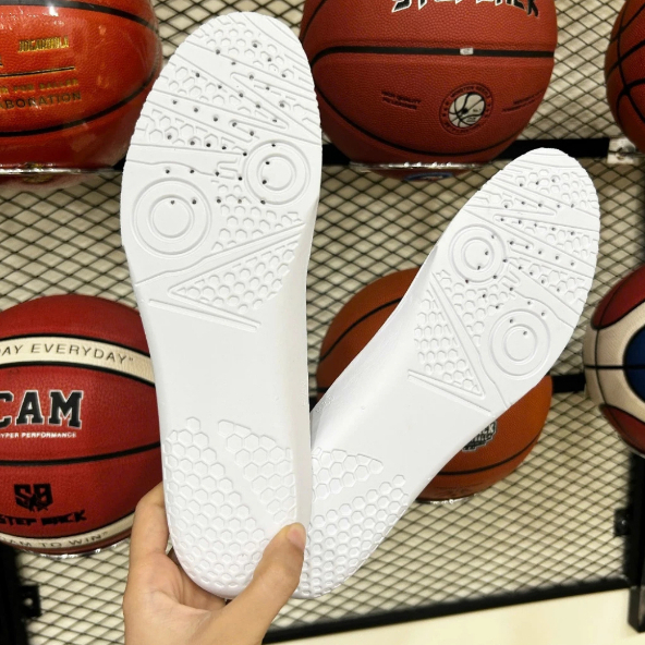 Lót giày bóng rổ Rival Stepback tăng hiệu suất & bảo vệ bàn chân cho baller