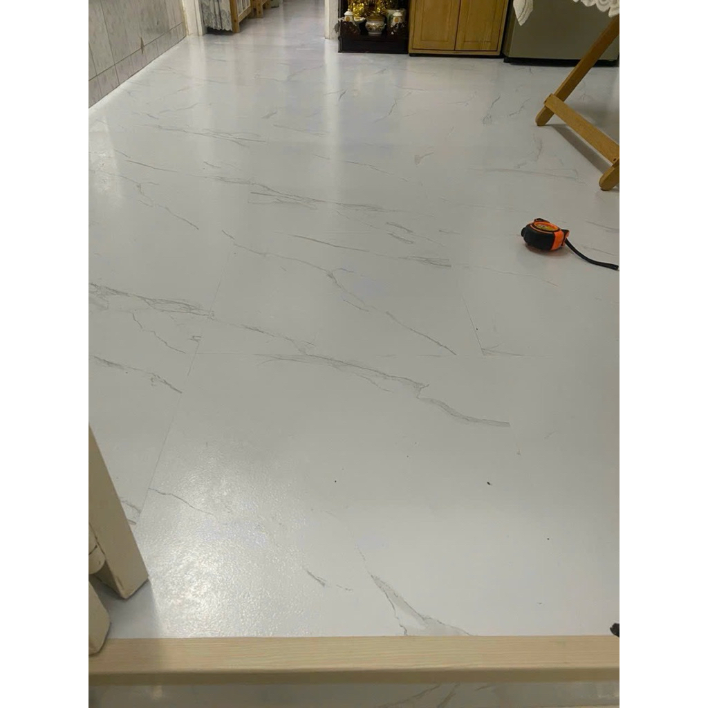 ( HOẢ TỐC) COMBO 10m2 = 48 Tấm Sàn nhựa vân bê tông, sẵn keo.