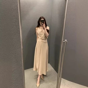 Váy Lụa Dài Nữ Cổ Yếm Dáng Suông Phong Cách Hàn Quốc – Đầm Dự Tiệc Sang Trọng, Váy Maxi Cao Cấp
