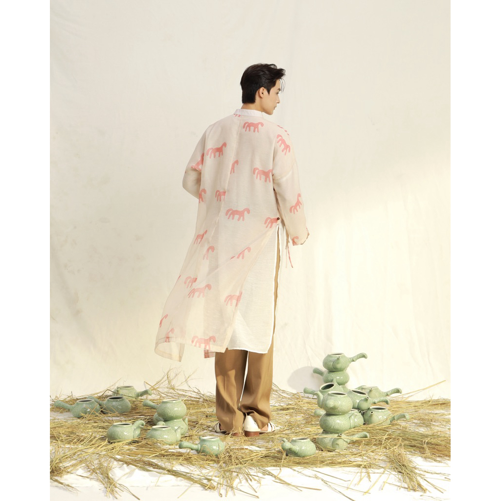 Set áo dài nam 2 lớp linen họa tiết ngựa - Khúc Xuân Bạch Mã - Xuân thời nhất khắc | Villa Wings