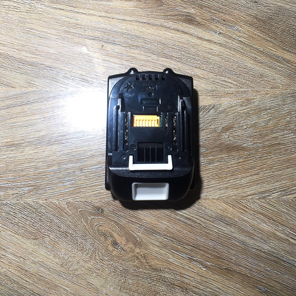 Pin đóng makita 14.4-16.8V dung lượng 3Ah, mẫu 4s chỉ nhận sạc zin cho máy công cụ