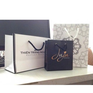 in túi giấy đựng quần áo gá rẻ theo yêu cầu (từ 200c)