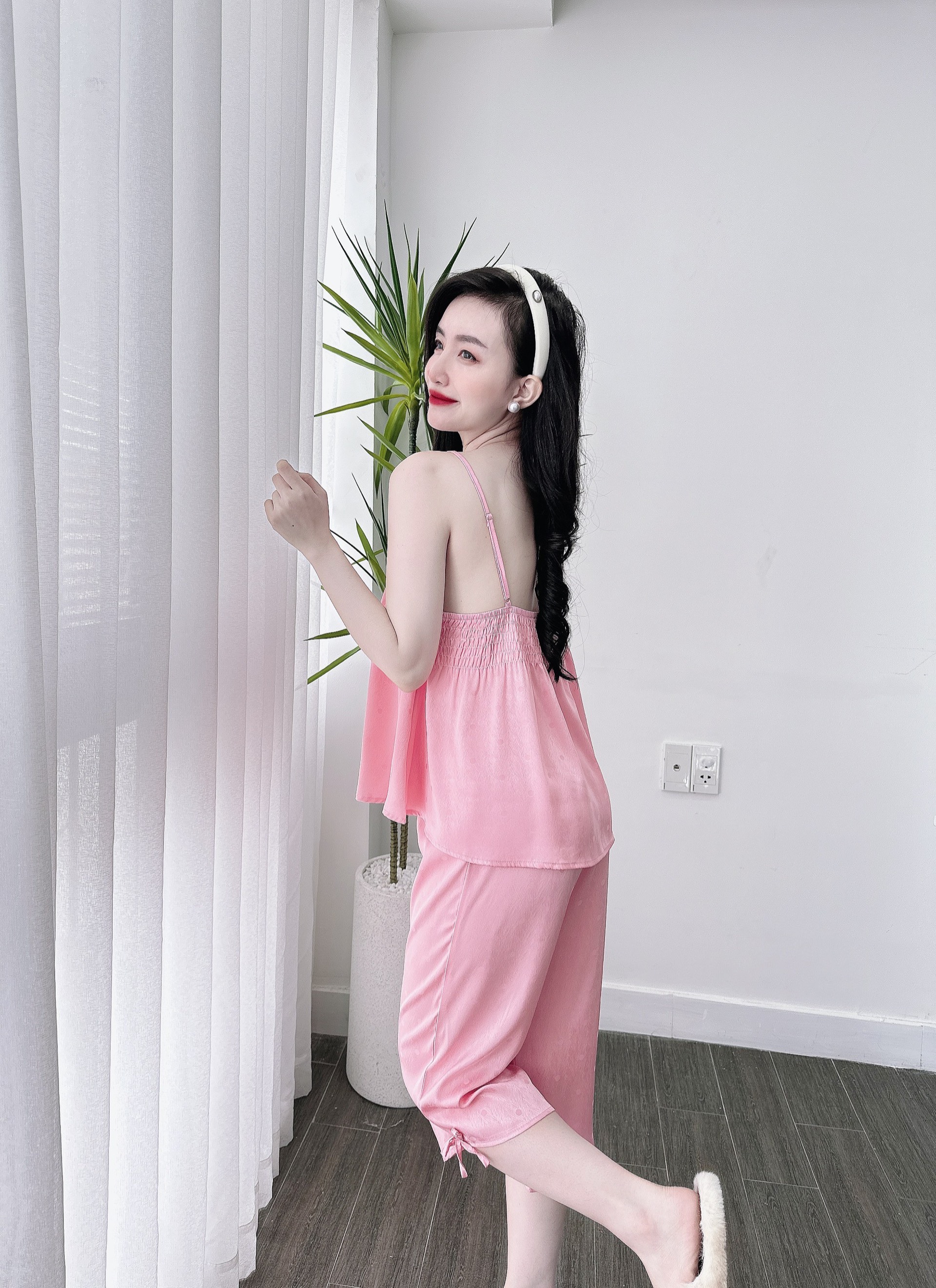 Đồ Mặc Nhà Nữ SOJUN Bộ Lửng Xước 5 Nút Trơn 45-65Kg | Shopee Việt Nam