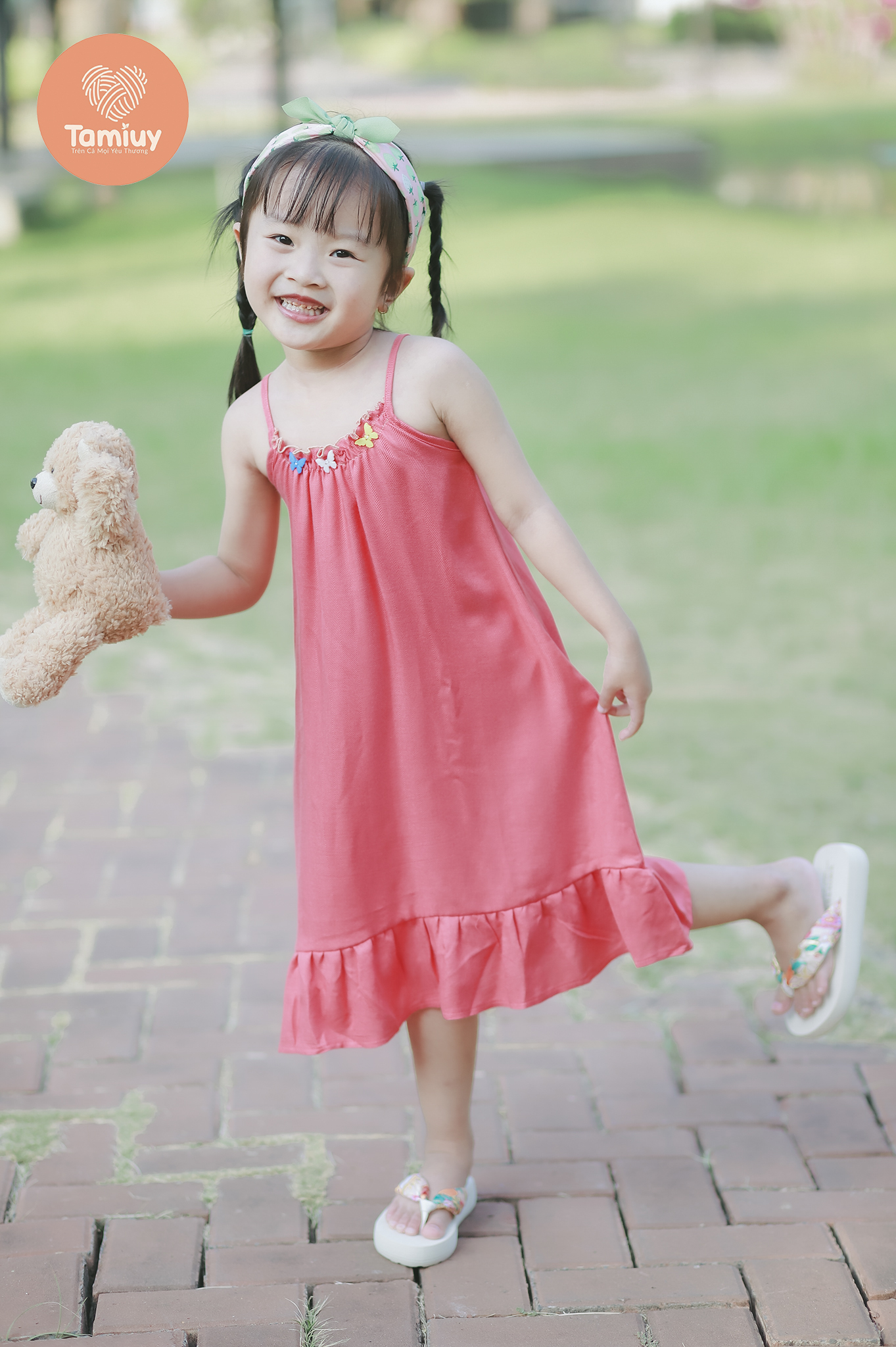 Mô tả Đầm Yếm 2 Dây Bé Gái Tamiuy Chất Cotton Mềm Mịn Cho Bé từ 10-38 kg - 2