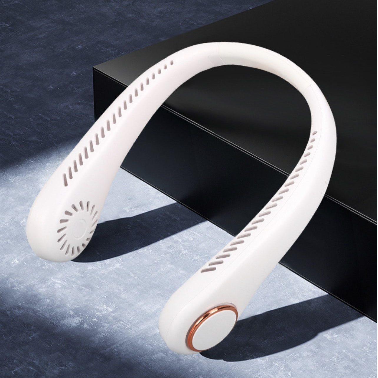 Mô tả Quạt đeo cổ tích điện siêu mát, quạt đeo cổ không cánh pin 2500mAH chạy cực êm và bền, ba cấp độ gió cổng sạc USB - 4