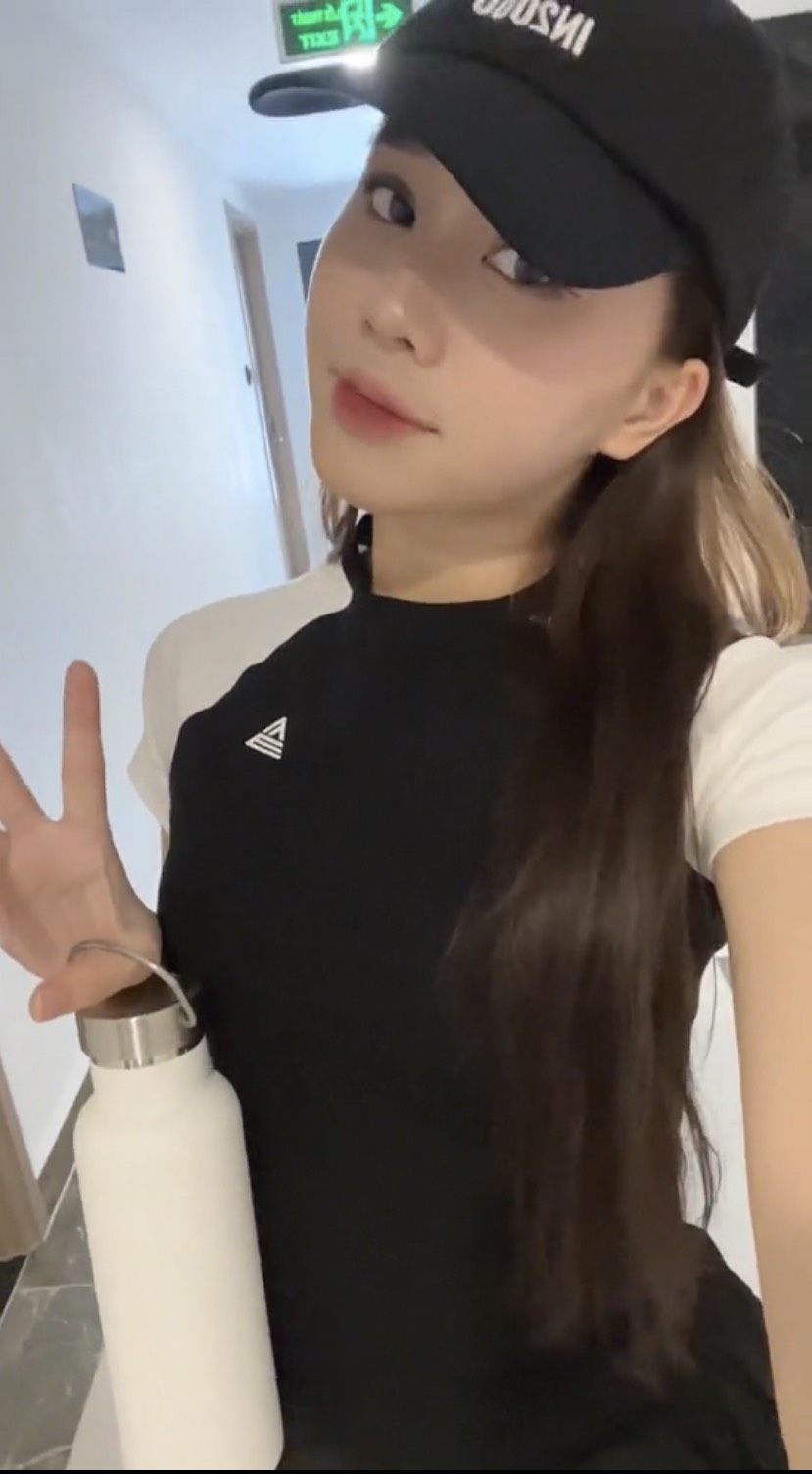 Mô tả Bộ đồ tập thể thao Fitme áo thun Raglan Đen - Trắng quần jogger Đen - 2