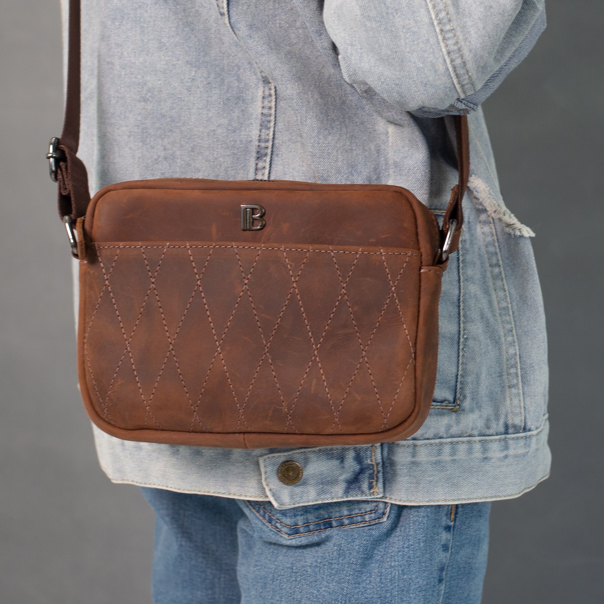 Mô tả Túi đeo chéo da bò Saturn Bụi Leather DC111a Da bò Nappa cao cấp - 8