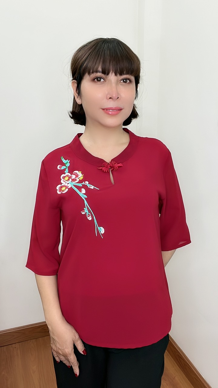 Mô tả Áo Thêu Trung Niên MAI THY 771, Mẫu Sơ Mi Nữ Form Rộng Cổ Tàu Thêu Hoa Mai Chất Voan Hàn | Thời Trang Trung Niên U50 - 1