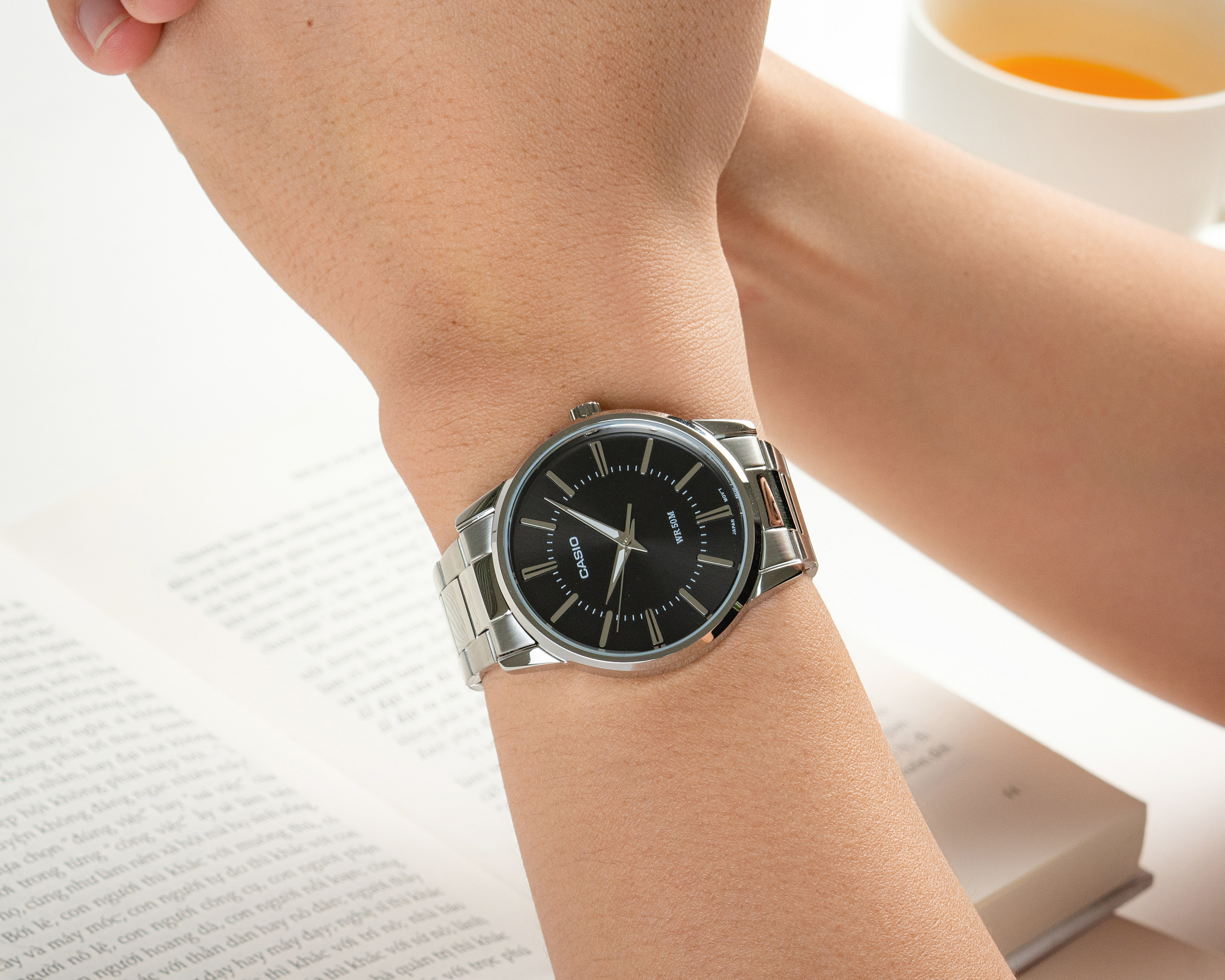 Mô tả Đồng Hồ Casio Nam MTP-1303D-1AVDF Mặt Tròn Màu Đen Dây Kim Loại Chính Hãng - 1