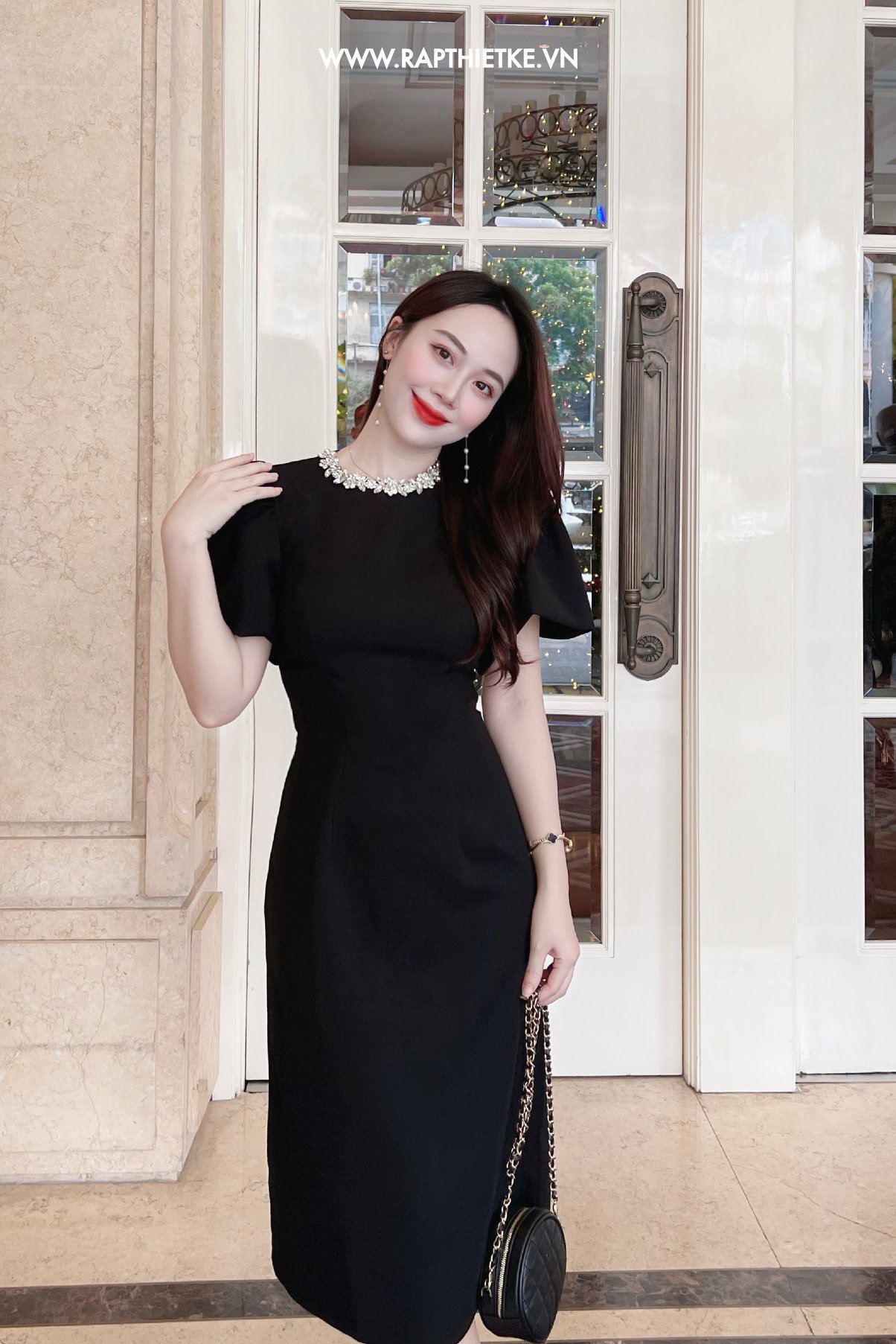 Mô tả RẬP - Đầm Đen Tay Phồng Cổ Tròn Đính Đá Trắng - TITI 06 ĐEN ĐÁ TRẮNG - 4