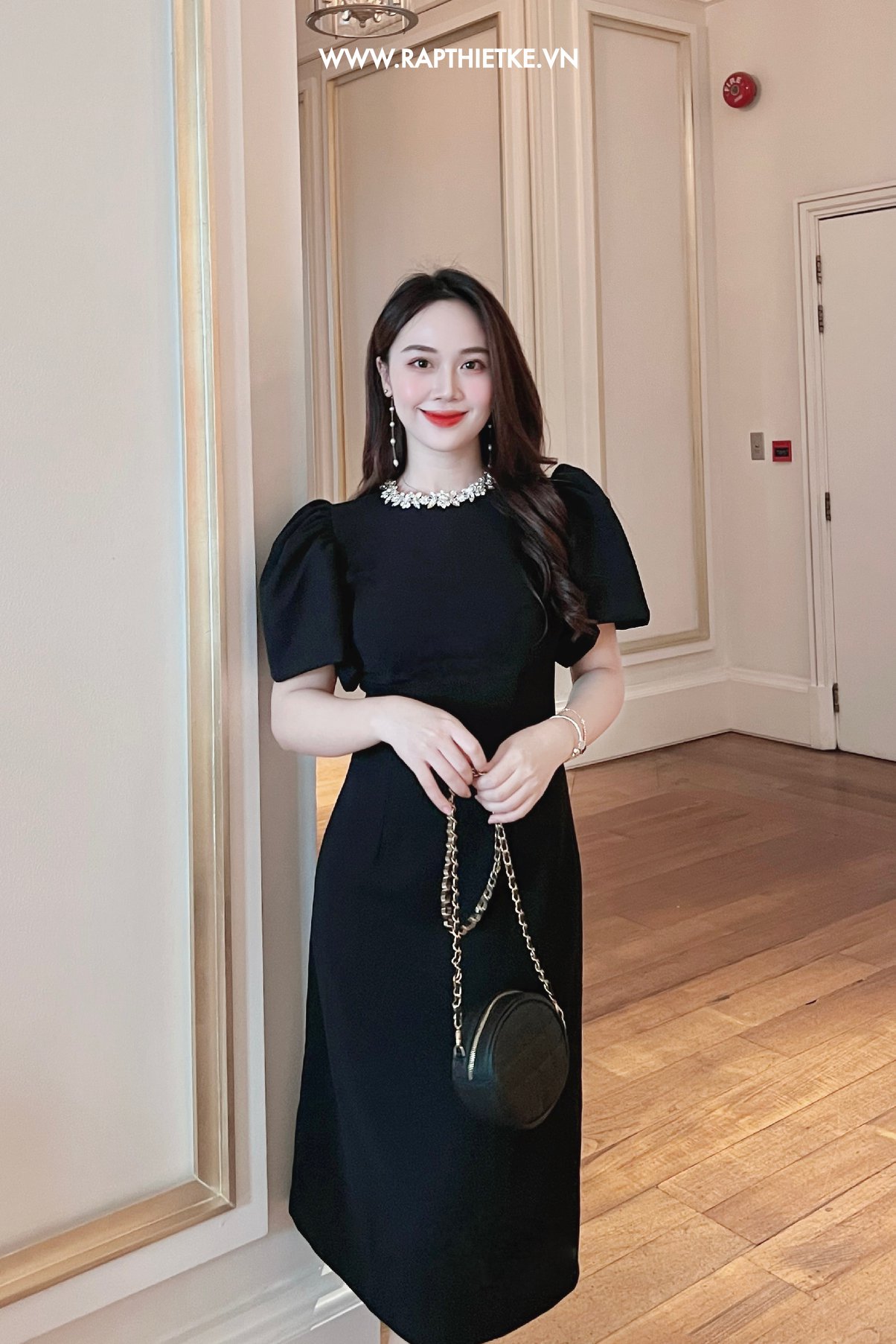 Mô tả RẬP - Đầm Đen Tay Phồng Cổ Tròn Đính Đá Trắng - TITI 06 ĐEN ĐÁ TRẮNG - 3