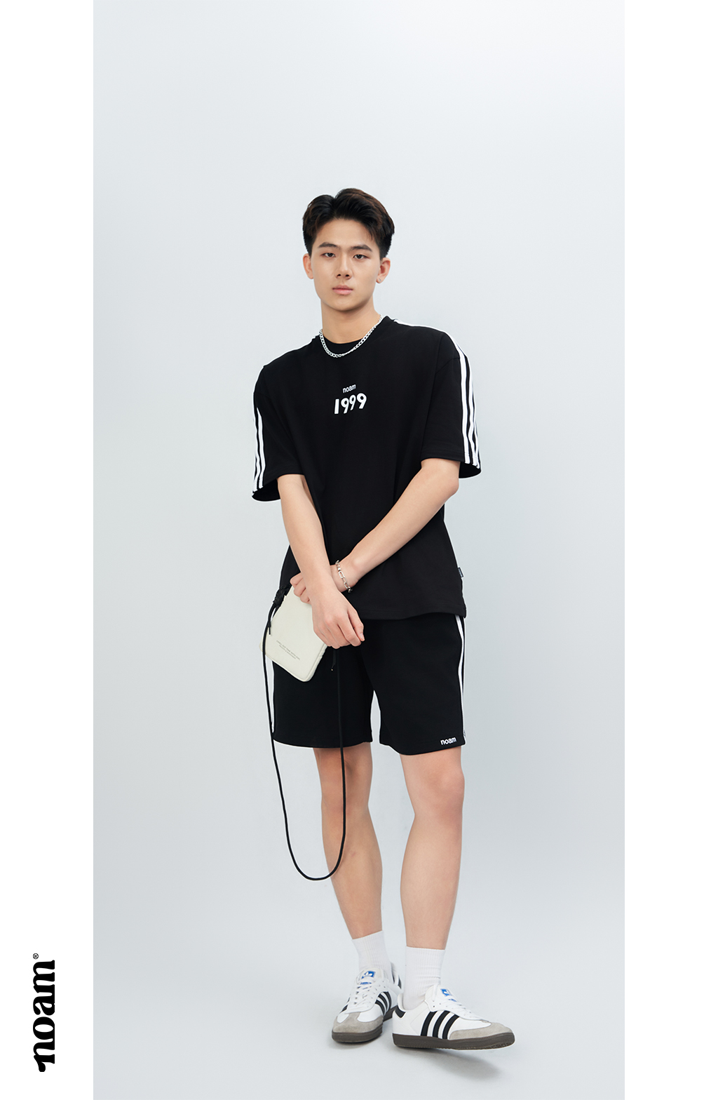 Mô tả Áo thun Form rộng NOAM Triple Stripes Unisex 100% Cotton - Màu đen/trắng/xanh - 5