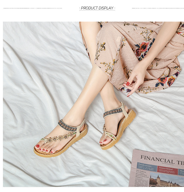 Giày Sandal Nữ Xỏ Ngón Quai Chéo Đính Hoa Cận Cảnh