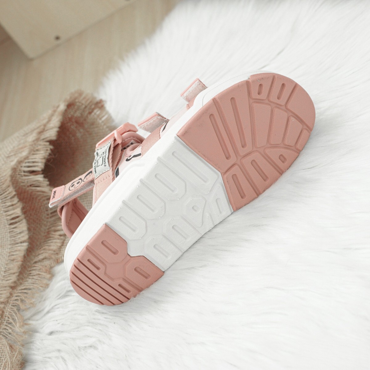 Mô tả Sandal nữ MOL 3 quai ngang MS1801Be màu hồng phấn - 9