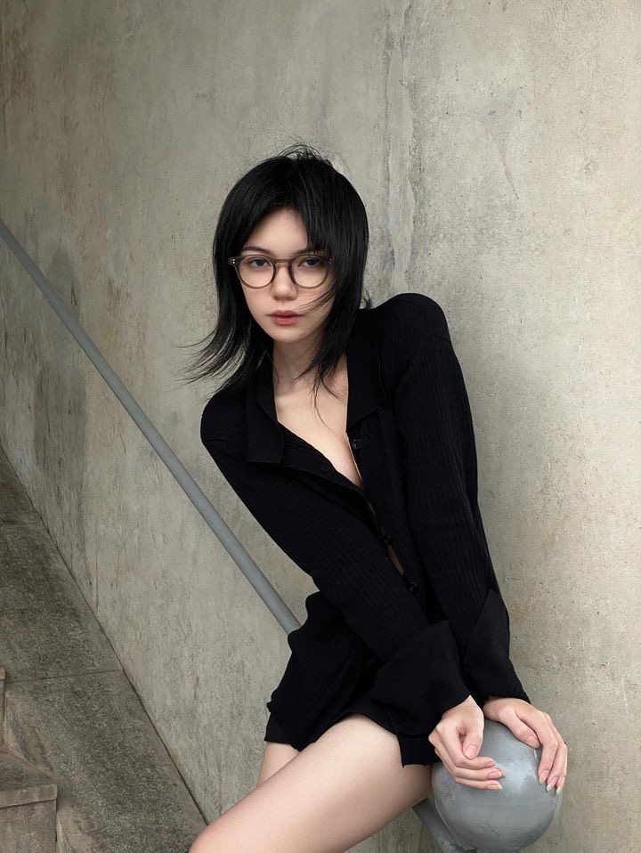 Gọng kính DOKCRAZY LECO góc nhìn