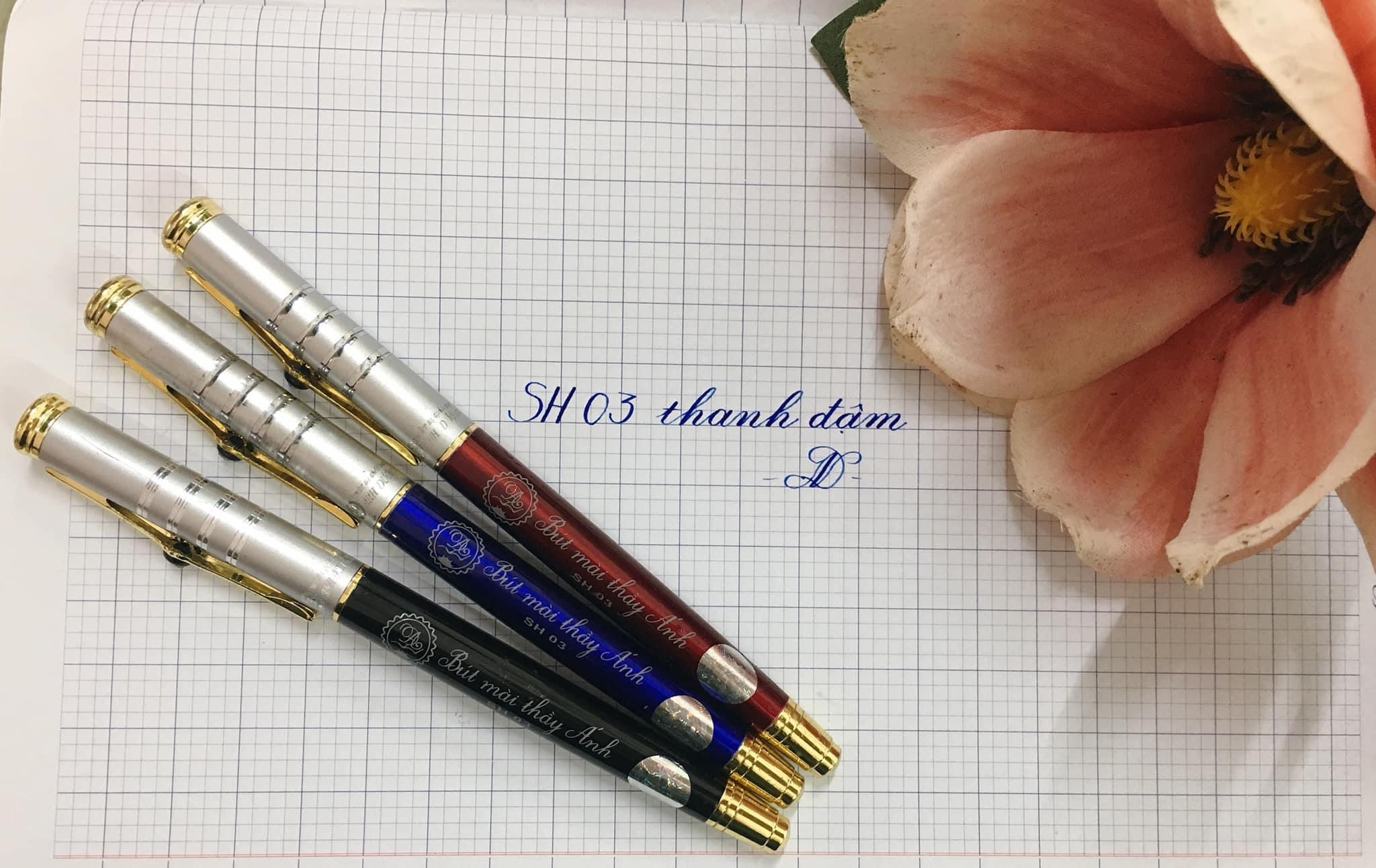 Mô tả Bút mài thầy ánh SH003 cao cấp ngòi bút trắng mảnh luyện chữ nét thanh nét đậm - Nhà Sách Tâm An - 2