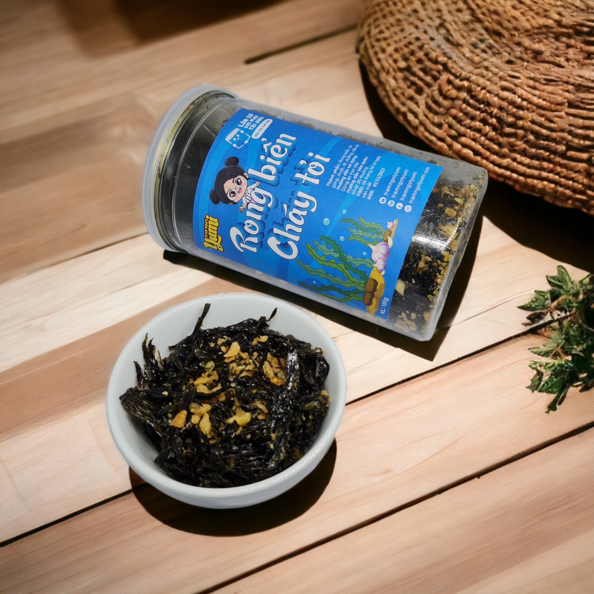 Mô tả Rong biển cháy tỏi Trạm ngọt Yumi sấy khô thơm đậm vị ăn vặt ăn cơm đều ngon 150g - 1