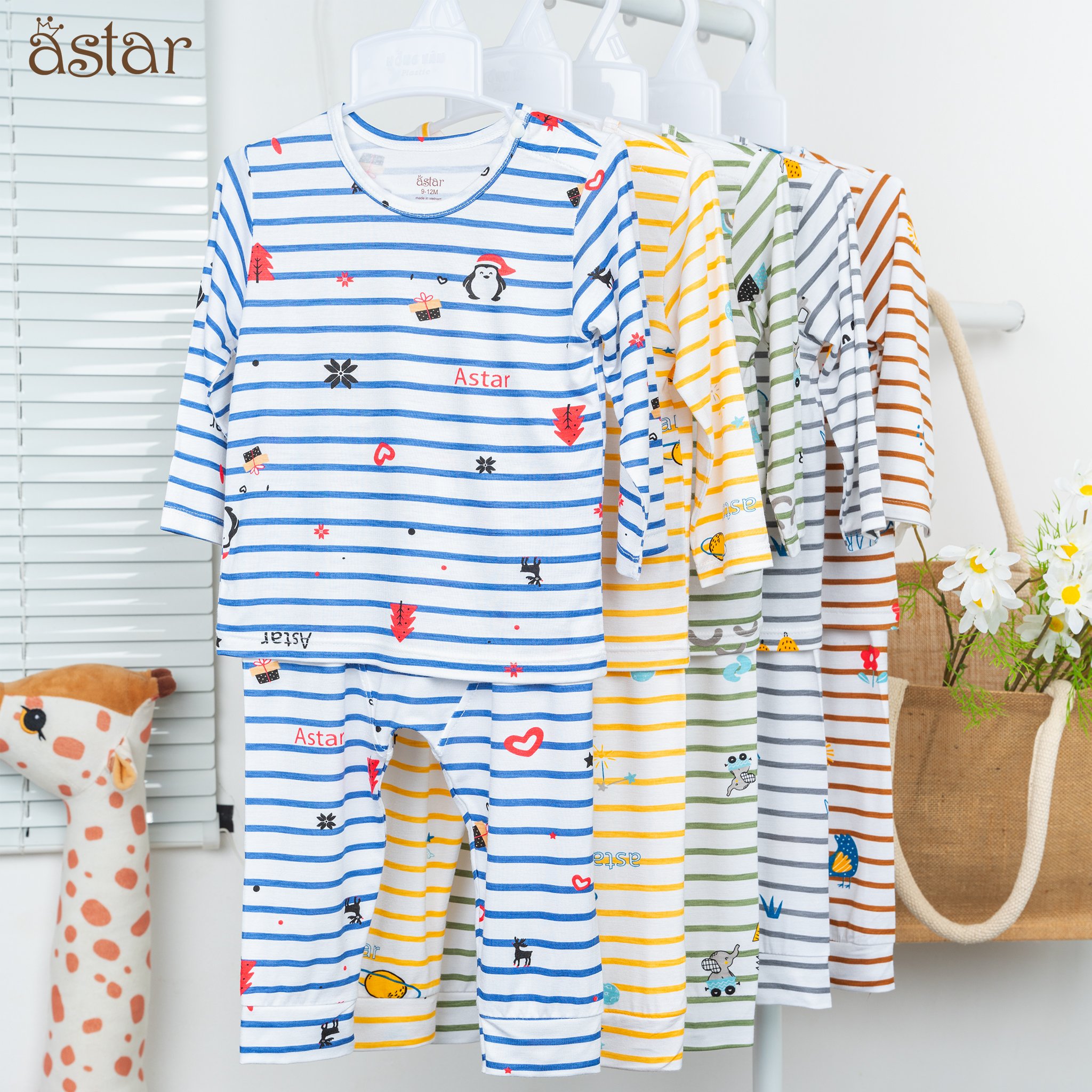Mô tả Bộ dài tay cài vai Astar hoạ tiết Noel vải cotton rayon cho bé 9 tháng đến 6 tuổi - 2